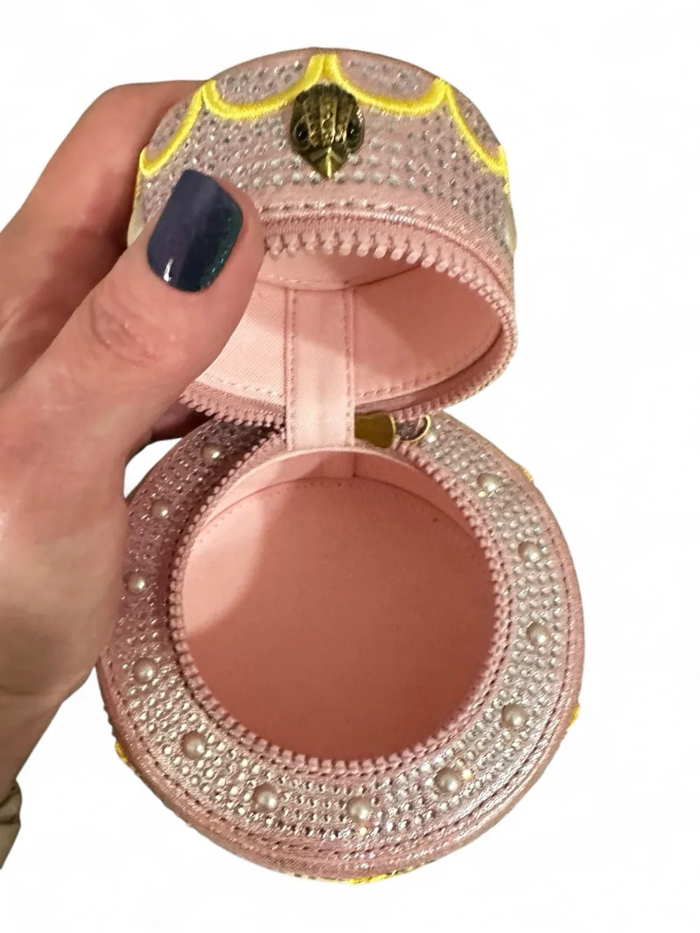 ✨💎VIRAL💎✨ NWT KURT GEIGER Pave Crystal Pink Cake-Shape Micro Bag Charm w/Dusty - Picture 6 of 6